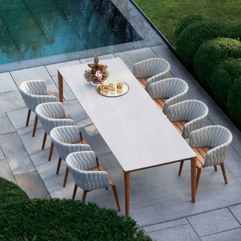 Calypso Chairs with Ceramic top U-nite table