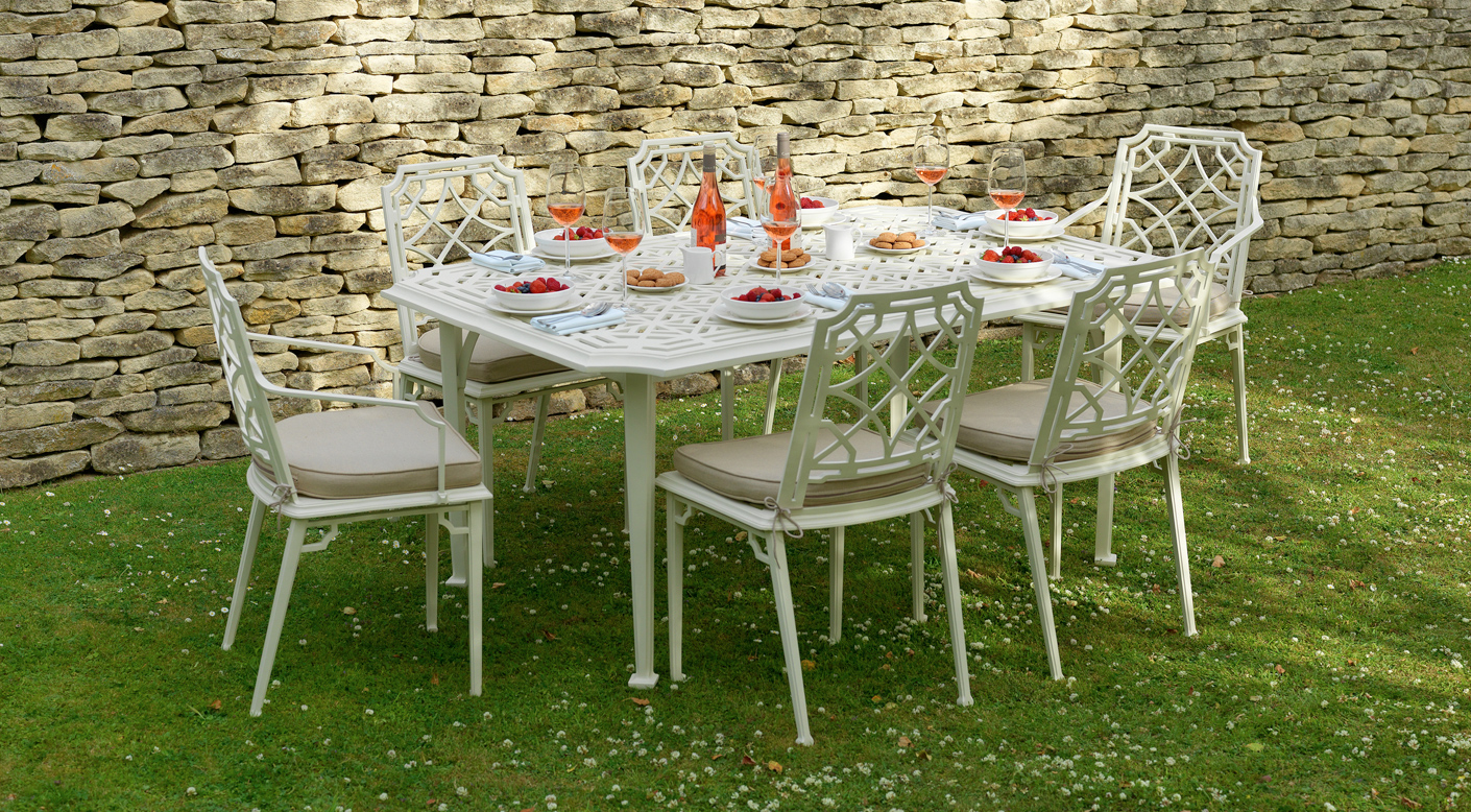Oxley's Rissington table and four chairs